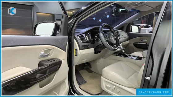 KIA CARNIVAL 9-SEATER PRSTIGE