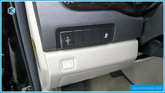 KIA CARNIVAL 9-SEATER PRSTIGE