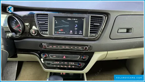 KIA CARNIVAL 9-SEATER PRSTIGE