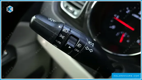 KIA CARNIVAL 9-SEATER PRSTIGE