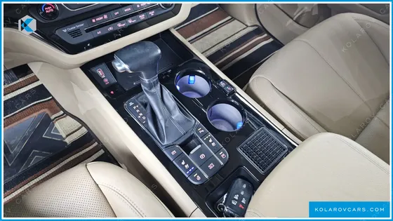 KIA CARNIVAL 9-SEATER HI-LIMOUSINE