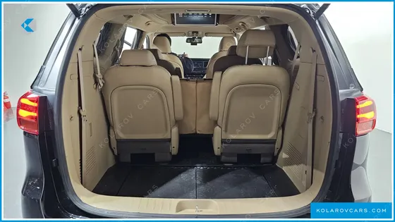 KIA CARNIVAL 9-SEATER HI-LIMOUSINE