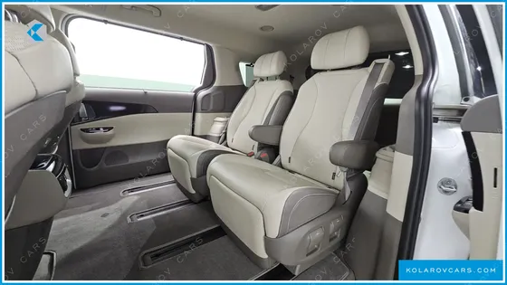 KIA CARNIVAL 7-SEATER SIGNATURE