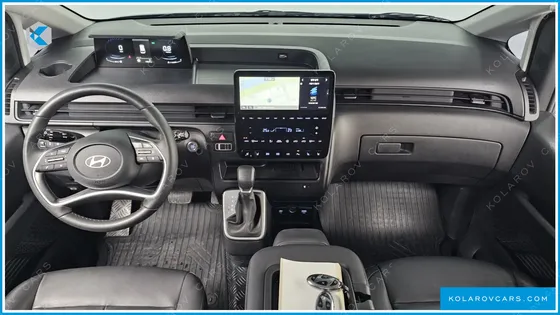 HYUNDAI STARIA 4WD TOURER 9-SEATER