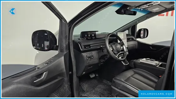 HYUNDAI STARIA 4WD TOURER 9-SEATER