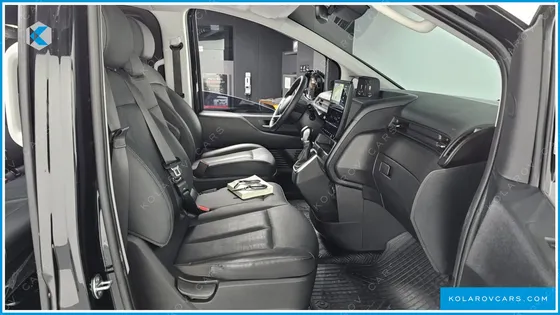 HYUNDAI STARIA 4WD TOURER 9-SEATER