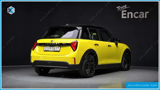 MINI COOPER 5 DOOR FAVOURED