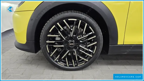 MINI COOPER 5 DOOR FAVOURED