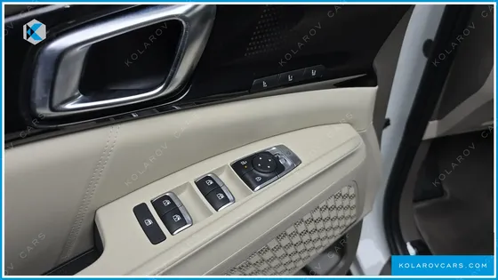 KIA CARNIVAL GASOLINE 9-SEATER HI LIMOUSINE