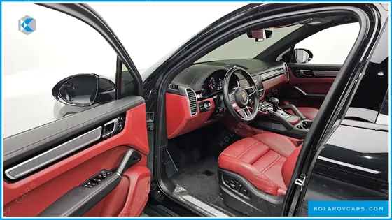 PORSCHE CAYENNE 3.0 PLATINUM EDITION