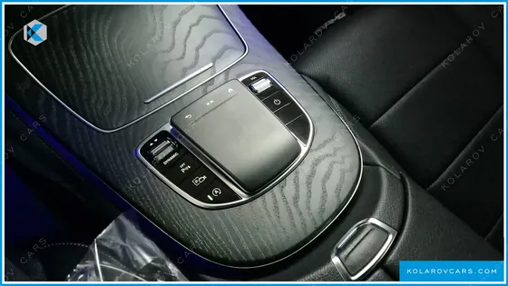 MERCEDES E-CLASS E220D 4MATIC AMG LINE