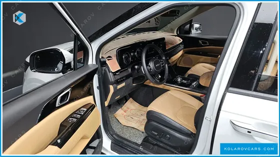 KIA CARNIVAL 9-SEATER NOBLESSE