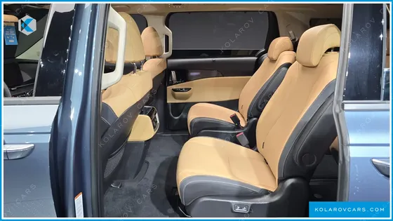 KIA CARNIVAL 9-SEATER SIGNATURE