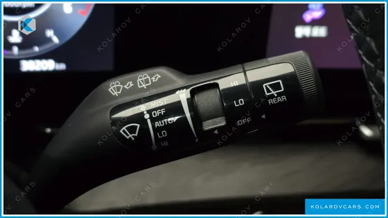 KIA CARNIVAL 9-SEATER SIGNATURE