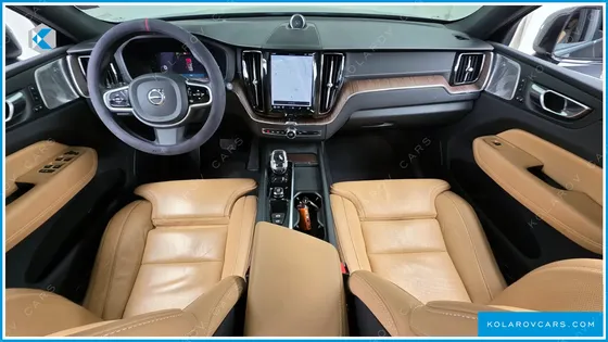 VOLVO XC60 B6 INSCIRTION