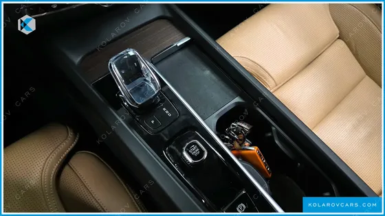 VOLVO XC60 B6 INSCIRTION