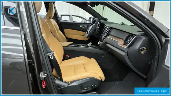 VOLVO XC60 B6 INSCIRTION