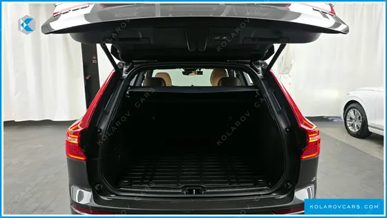 VOLVO XC60 B6 INSCIRTION