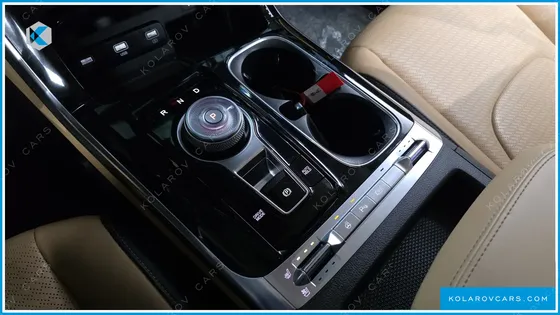 KIA CARNIVAL 7-SEATER SIGNATURE