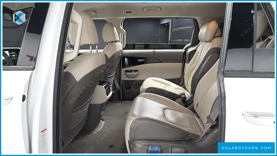 KIA CARNIVAL GASOLINE 7-SEATER SIGNATURE