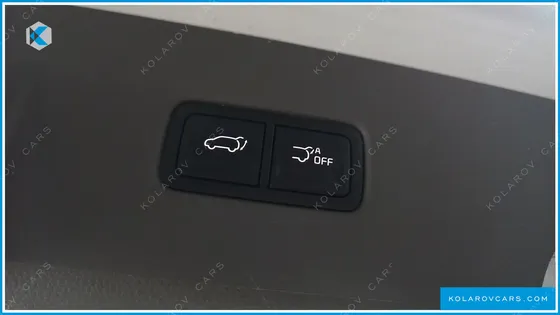 KIA CARNIVAL GASOLINE 7-SEATER SIGNATURE