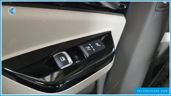 KIA CARNIVAL GASOLINE 9-SEATER HI-LIMOUSINE