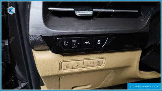 KIA CARNIVAL 7-SEATER SIGNATURE