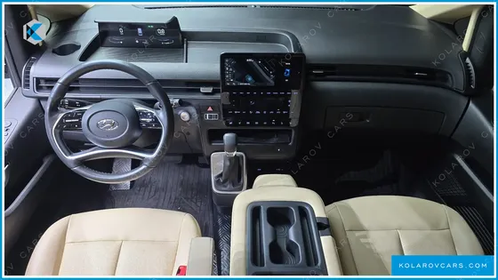 HYUNDAI STARIA 4WD TOURER 9-SEATER