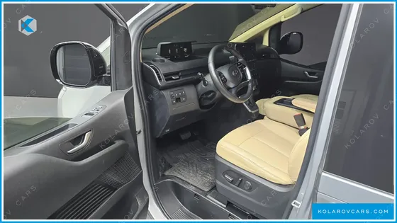 HYUNDAI STARIA 4WD TOURER 9-SEATER
