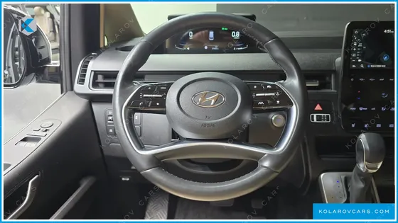 HYUNDAI STARIA 4WD TOURER 9-SEATER