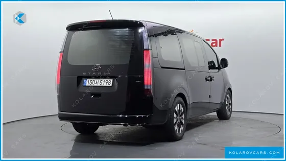 HYUNDAI STARIA 4WD LOUNGE 9-SEATER