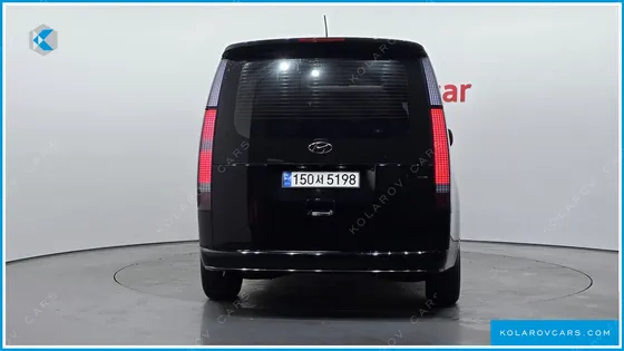 HYUNDAI STARIA 4WD LOUNGE 9-SEATER