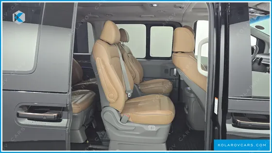 HYUNDAI STARIA 4WD LOUNGE 9-SEATER