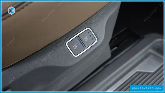 HYUNDAI STARIA 4WD LOUNGE 9-SEATER