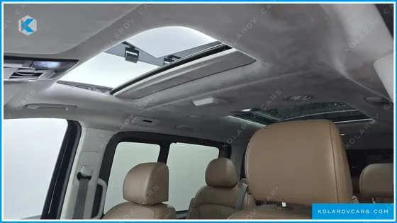 HYUNDAI STARIA 4WD LOUNGE 9-SEATER