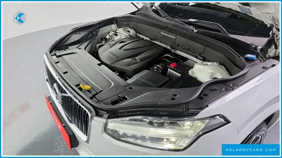 VOLVO XC90 D5 MOMENTUM
