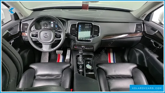 VOLVO XC90 D5 MOMENTUM