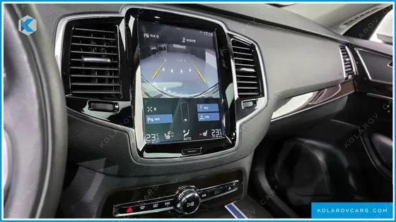 VOLVO XC90 D5 MOMENTUM