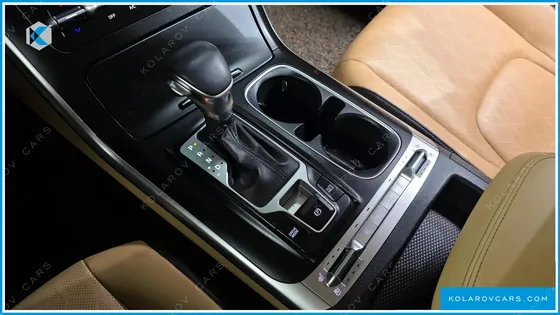 KIA CARNIVAL 9-SEATER PRESTIGE