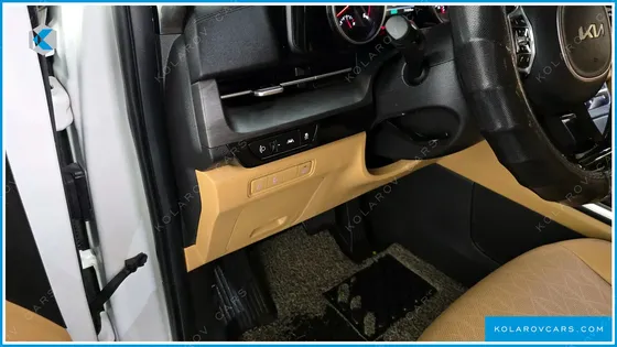 KIA CARNIVAL 9-SEATER PRESTIGE