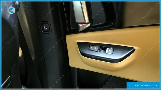 KIA CARNIVAL 9-SEATER PRESTIGE