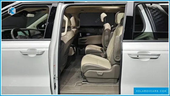 KIA CARNIVAL 9-SEATER SIGNATURE