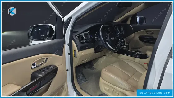 KIA CARNIVAL 9-SEATER NOBLESSE