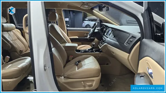 KIA CARNIVAL 9-SEATER NOBLESSE