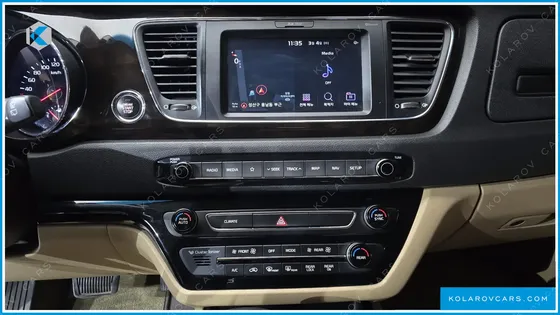 KIA CARNIVAL 9-SEATER NOBLESSE