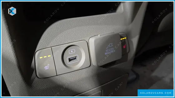 KIA CARNIVAL 9-SEATER NOBLESSE