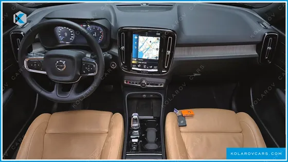 VOLVO XC40 B4 INSCRIPTION