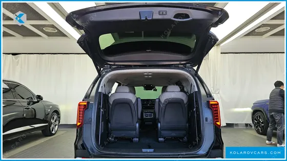 KIA CARNIVAL 9-SEATER SIGNATURE