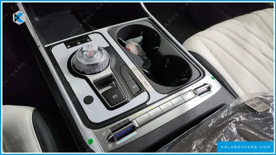 KIA CARNIVAL HEV 9-SEATER HI-LIMOUSINE (SPECIAL VEHICLE)