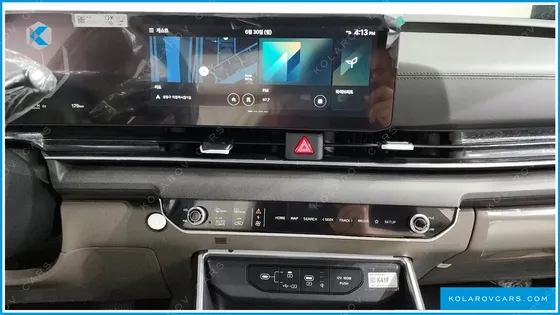 KIA CARNIVAL HEV 9-SEATER HI-LIMOUSINE (SPECIAL VEHICLE)